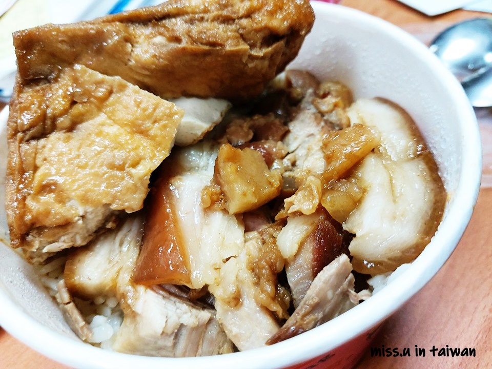 [台湾] 台湾美食- 豬腳　豚足（ズージャオ)